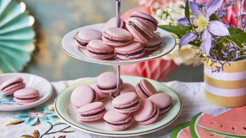 How to Pair Macaron Flavors in Your Gift Box for Maximum Delight